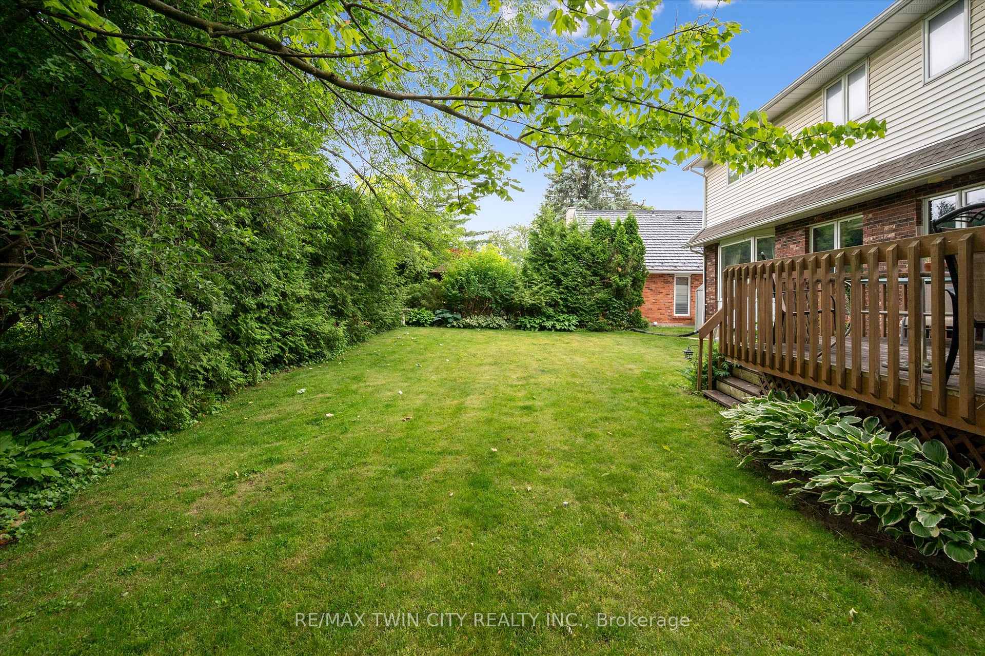Photo 42 of 45 Applewood Crescent, Cambridge — HOMEH