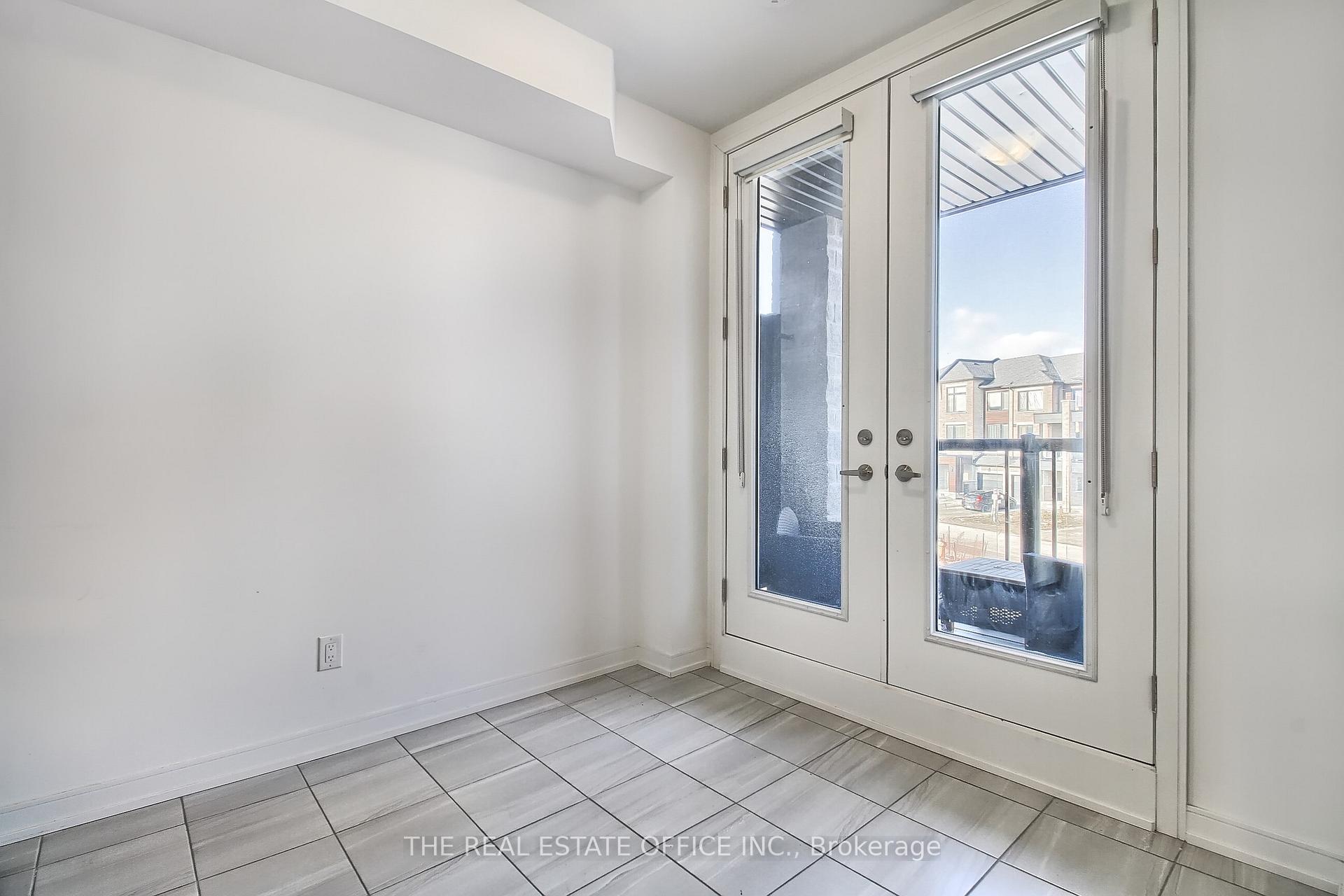 Photo 9 of 40 Blue Forest Crescent, Barrie, Innis-Shore — HOMEH