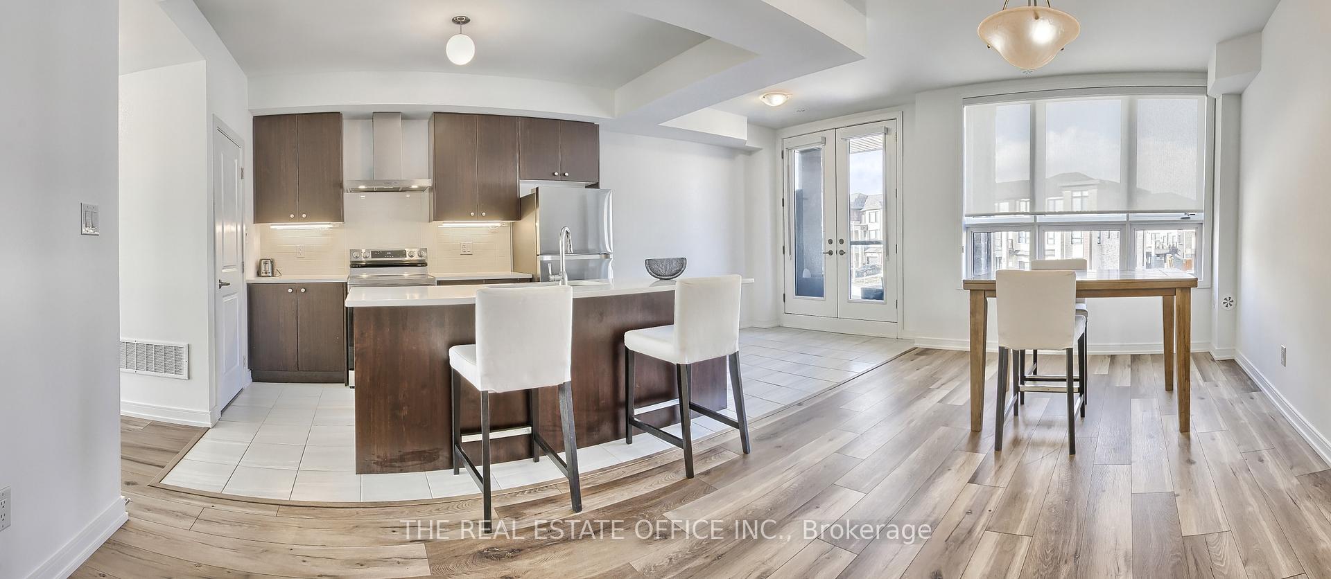 Photo 10 of 40 Blue Forest Crescent, Barrie, Innis-Shore — HOMEH