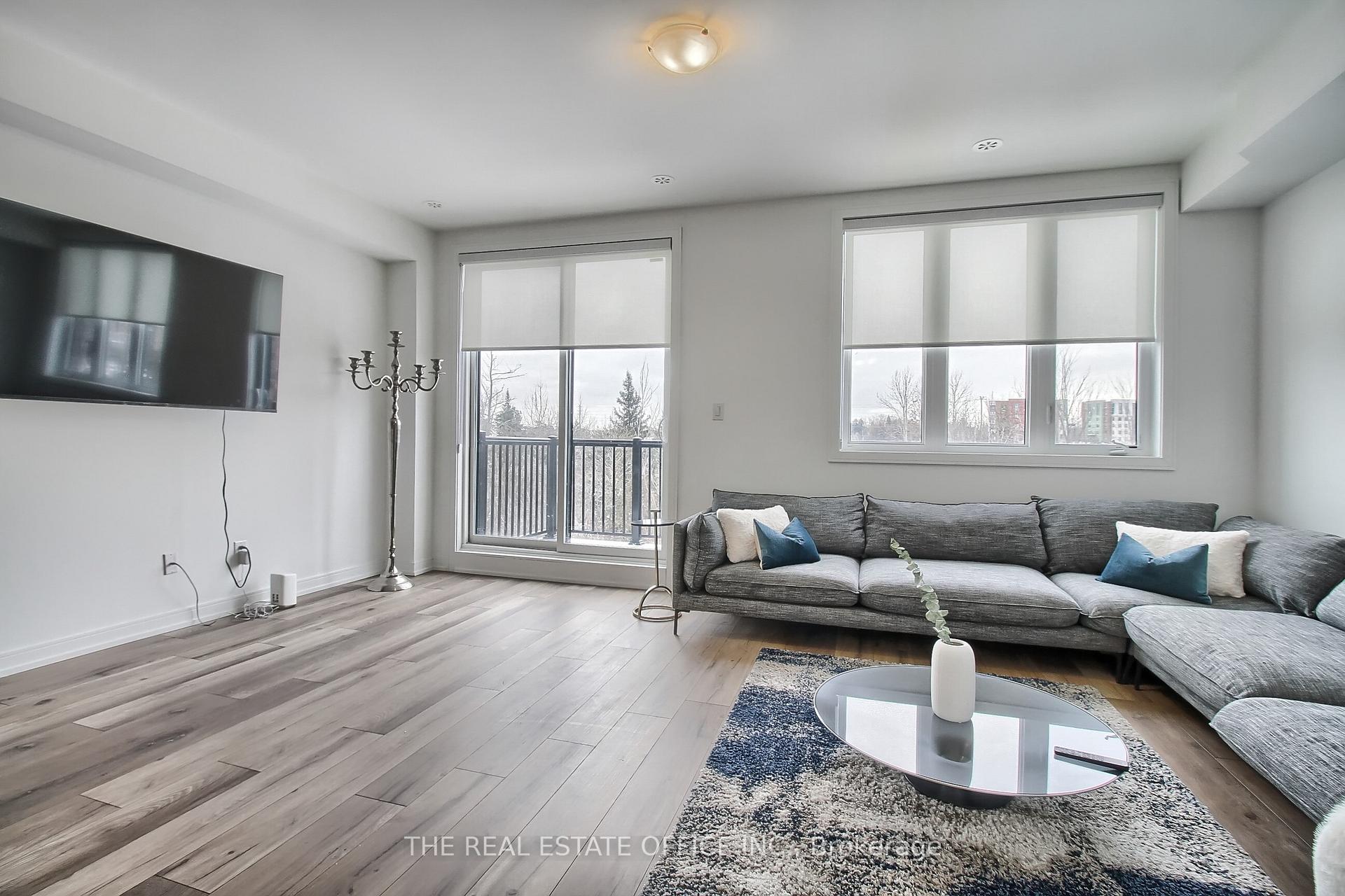 Photo 14 of 40 Blue Forest Crescent, Barrie, Innis-Shore — HOMEH