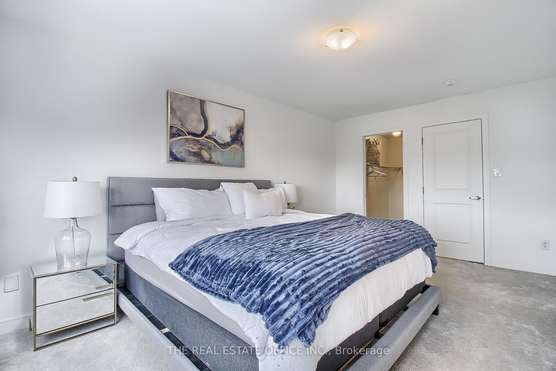 Photo 20 of 40 Blue Forest Crescent, Barrie, Innis-Shore — HOMEH