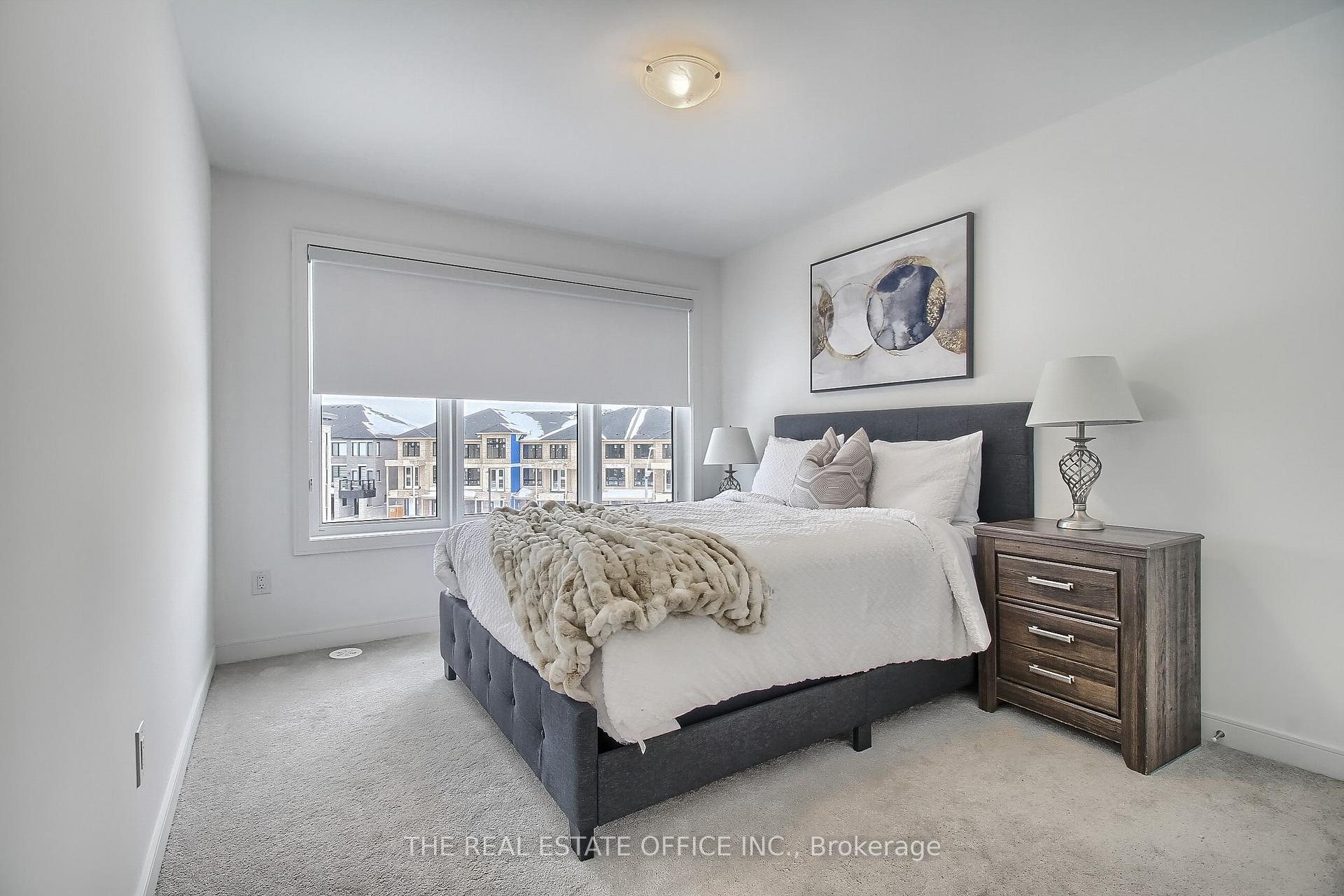 Photo 28 of 40 Blue Forest Crescent, Barrie, Innis-Shore — HOMEH