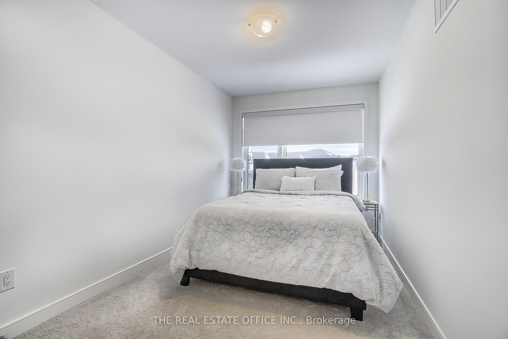 Photo 29 of 40 Blue Forest Crescent, Barrie, Innis-Shore — HOMEH