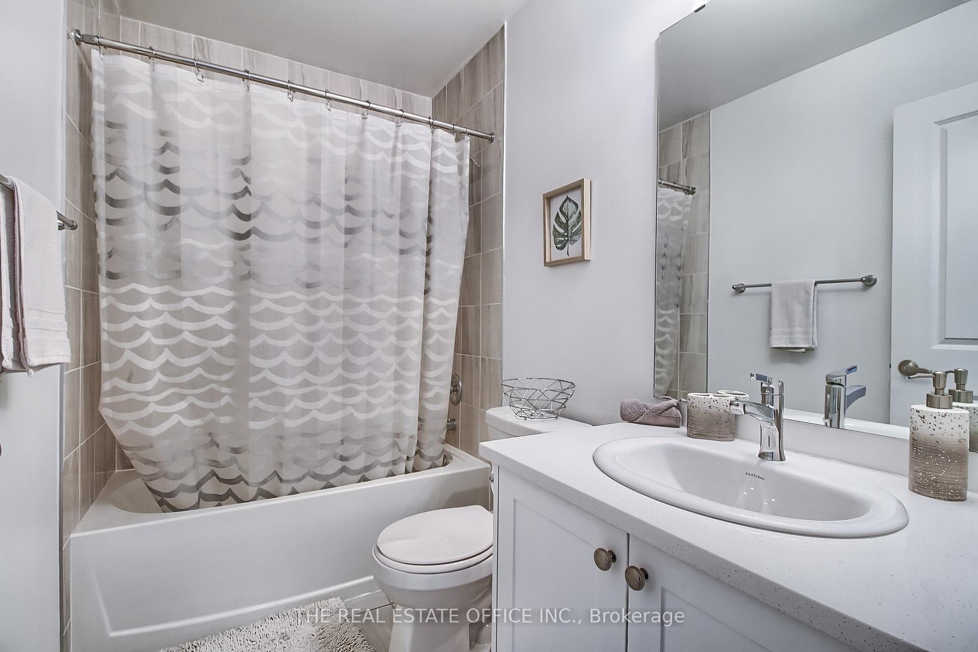 Photo 30 of 40 Blue Forest Crescent, Barrie, Innis-Shore — HOMEH