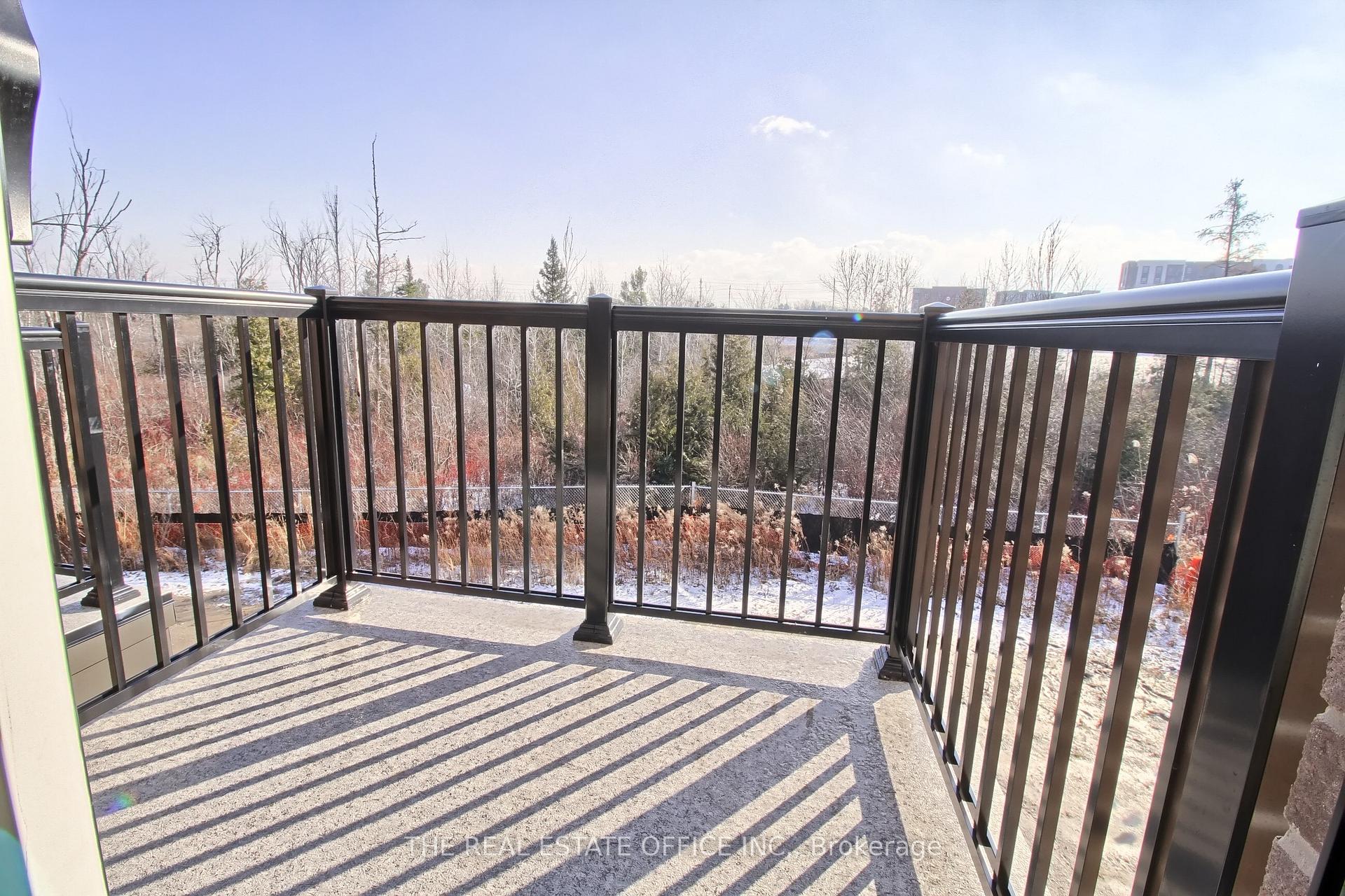 Photo 37 of 40 Blue Forest Crescent, Barrie, Innis-Shore — HOMEH