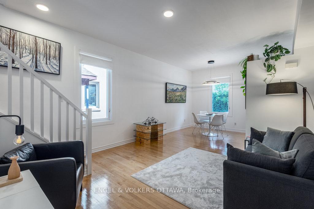Photo 3 of 42 Carlyle Avenue, Ottawa, Old Ottawa South — HOMEH