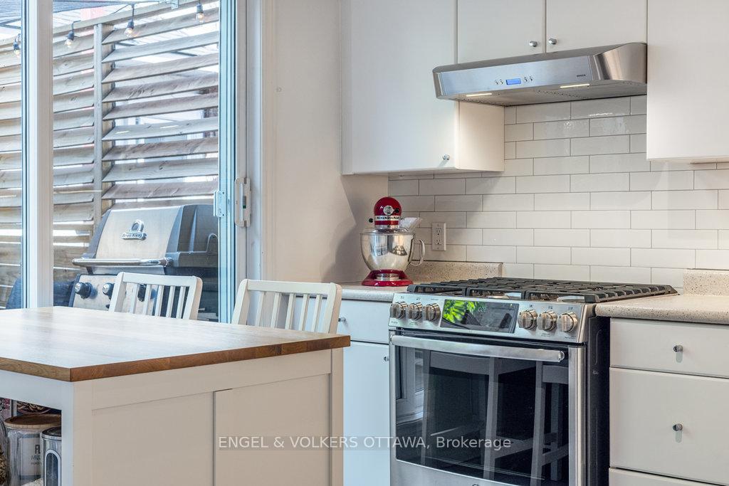 Photo 8 of 42 Carlyle Avenue, Ottawa, Old Ottawa South — HOMEH