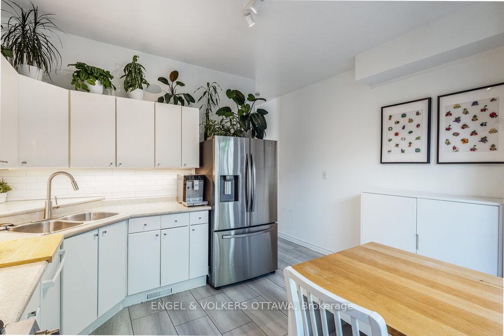 Photo 7 of 42 Carlyle Avenue, Ottawa, Old Ottawa South — HOMEH