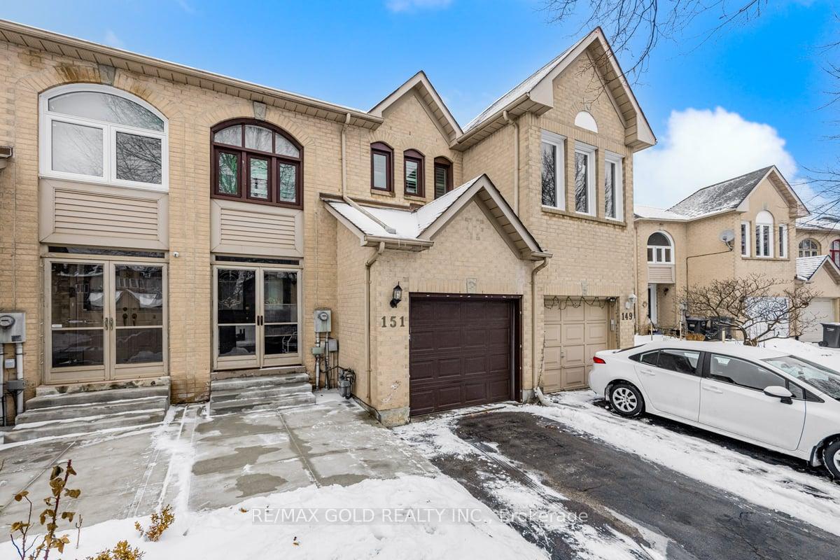 Photo 3 of 151 Richwood Crescent, Brampton, Brampton West — HOMEH