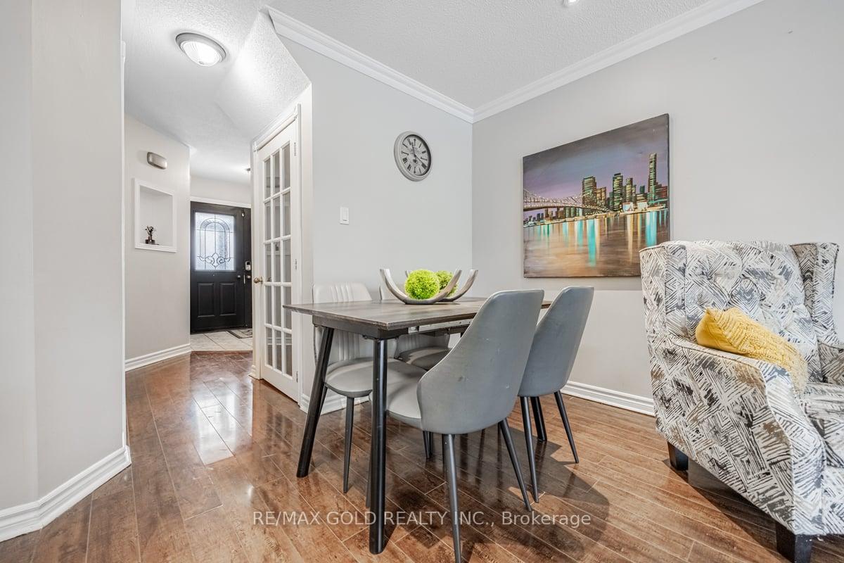 Photo 6 of 151 Richwood Crescent, Brampton, Brampton West — HOMEH
