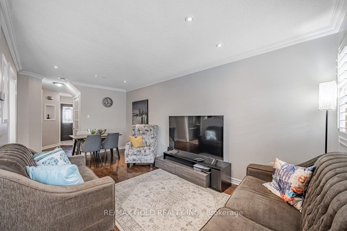 Photo 8 of 151 Richwood Crescent, Brampton, Brampton West — HOMEH
