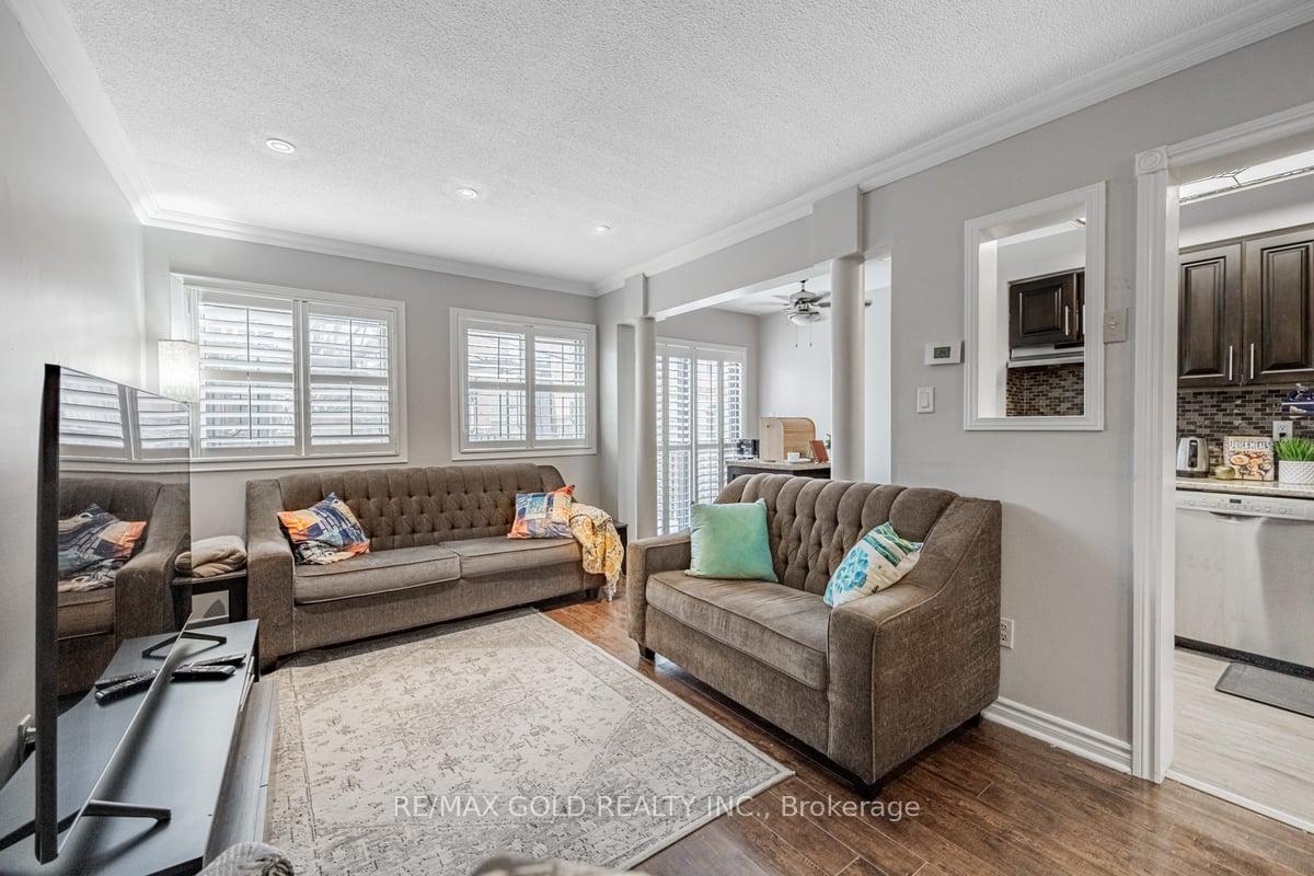 Photo 10 of 151 Richwood Crescent, Brampton, Brampton West — HOMEH