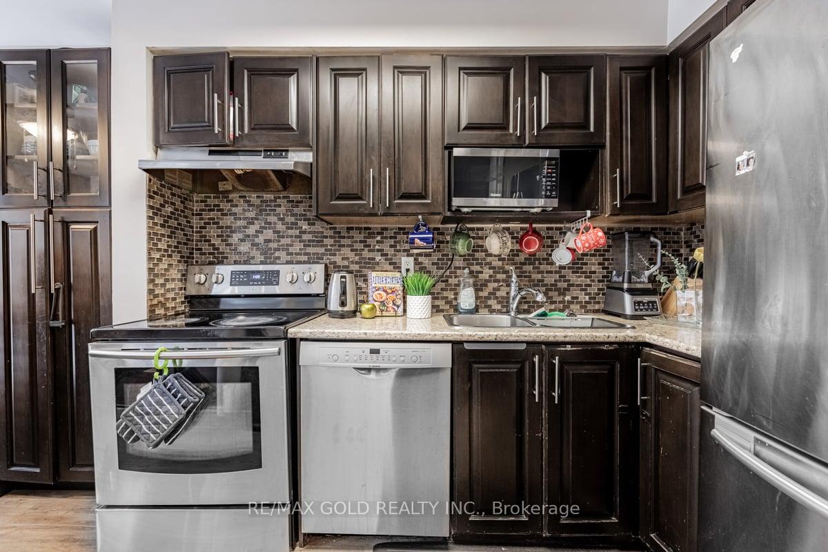 Photo 14 of 151 Richwood Crescent, Brampton, Brampton West — HOMEH