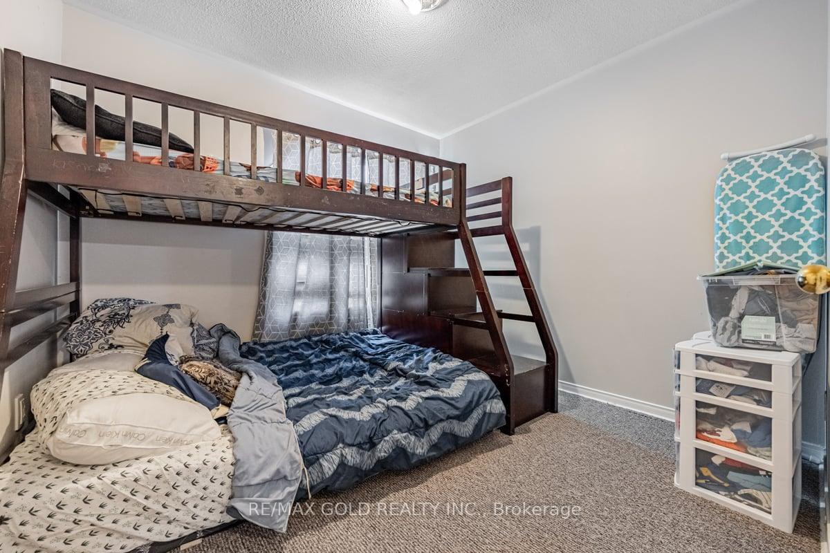 Photo 24 of 151 Richwood Crescent, Brampton, Brampton West — HOMEH