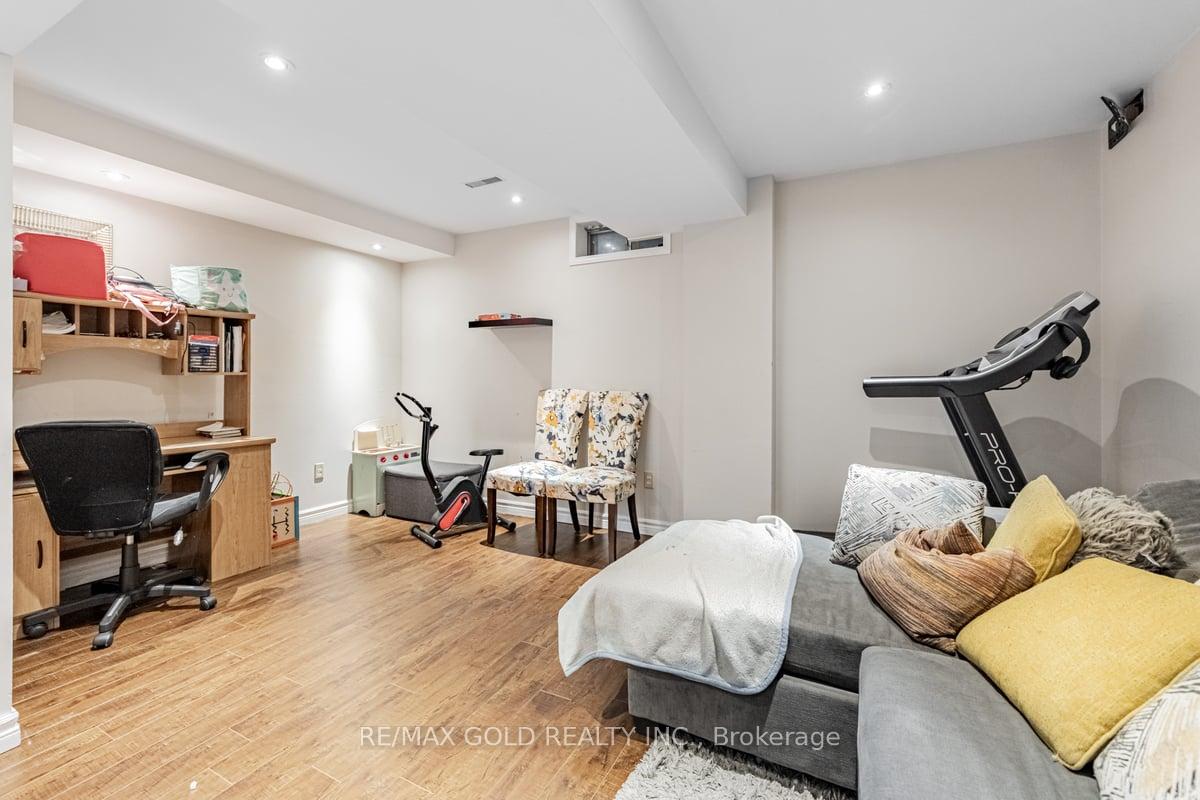 Photo 29 of 151 Richwood Crescent, Brampton, Brampton West — HOMEH