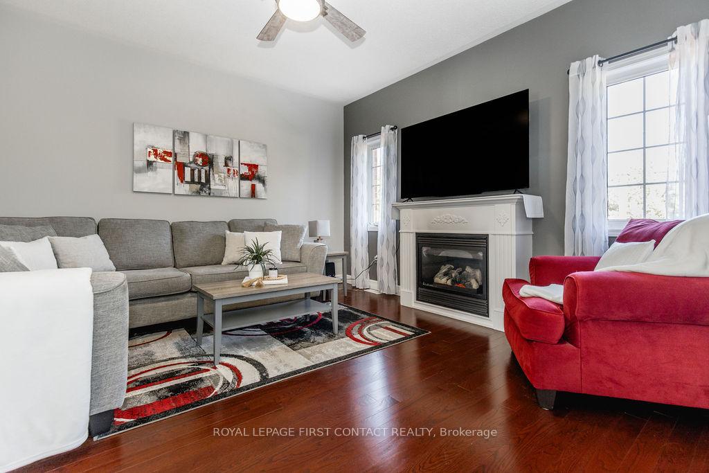 Photo 9 of 60 Westminster Circle, Barrie, Innis-Shore — HOMEH