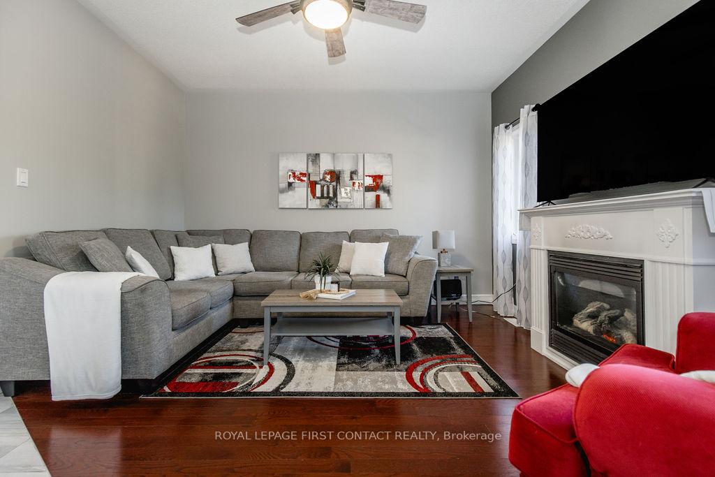 Photo 12 of 60 Westminster Circle, Barrie, Innis-Shore — HOMEH