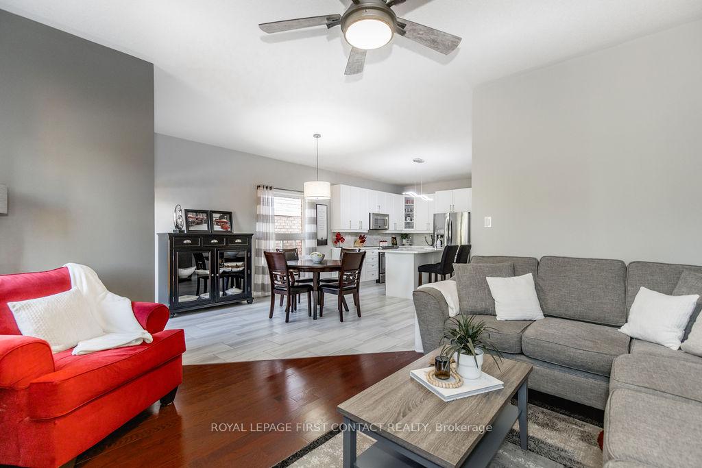 Photo 13 of 60 Westminster Circle, Barrie, Innis-Shore — HOMEH
