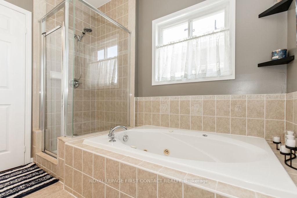 Photo 21 of 60 Westminster Circle, Barrie, Innis-Shore — HOMEH