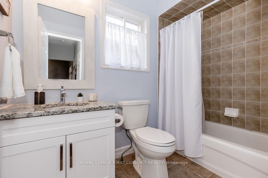 Photo 27 of 60 Westminster Circle, Barrie, Innis-Shore — HOMEH
