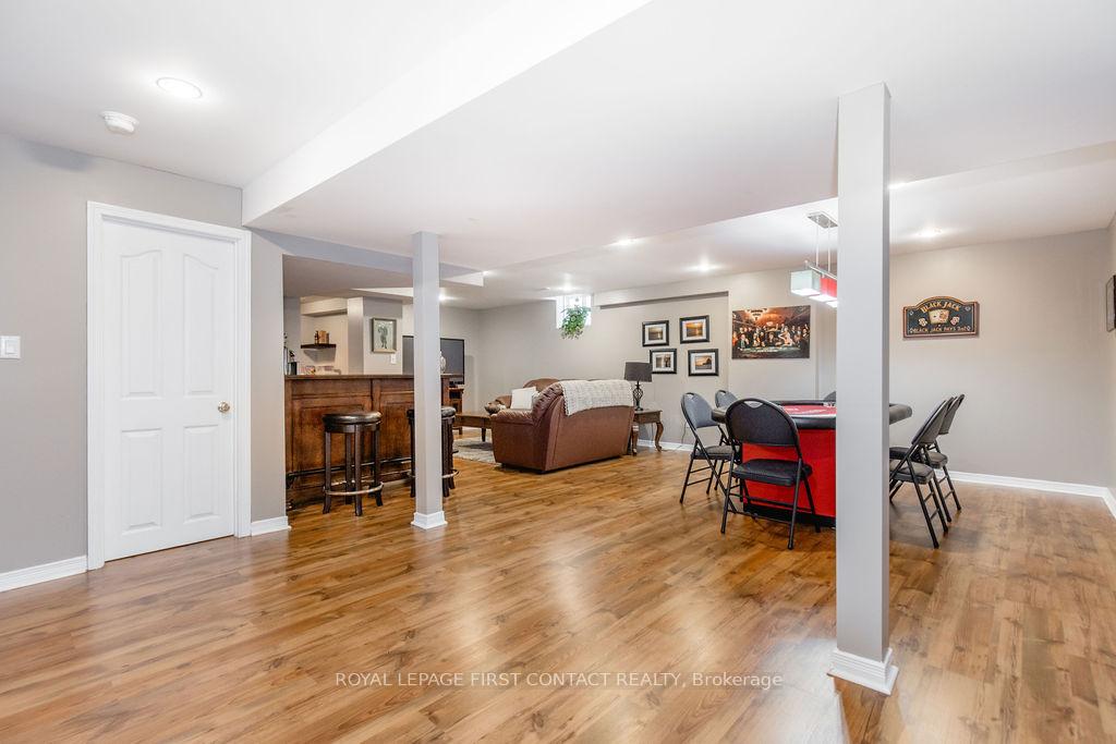 Photo 25 of 60 Westminster Circle, Barrie, Innis-Shore — HOMEH