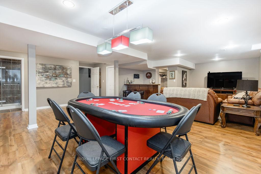 Photo 24 of 60 Westminster Circle, Barrie, Innis-Shore — HOMEH