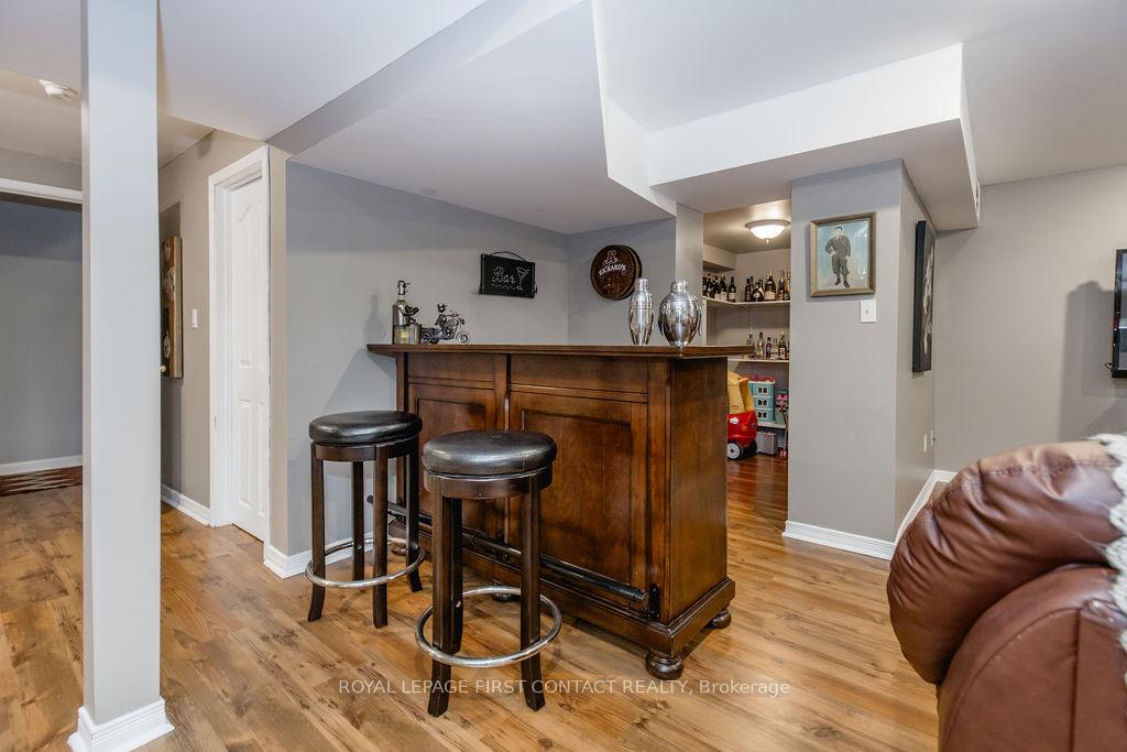 Photo 26 of 60 Westminster Circle, Barrie, Innis-Shore — HOMEH