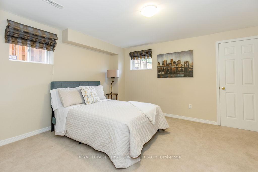 Photo 33 of 60 Westminster Circle, Barrie, Innis-Shore — HOMEH