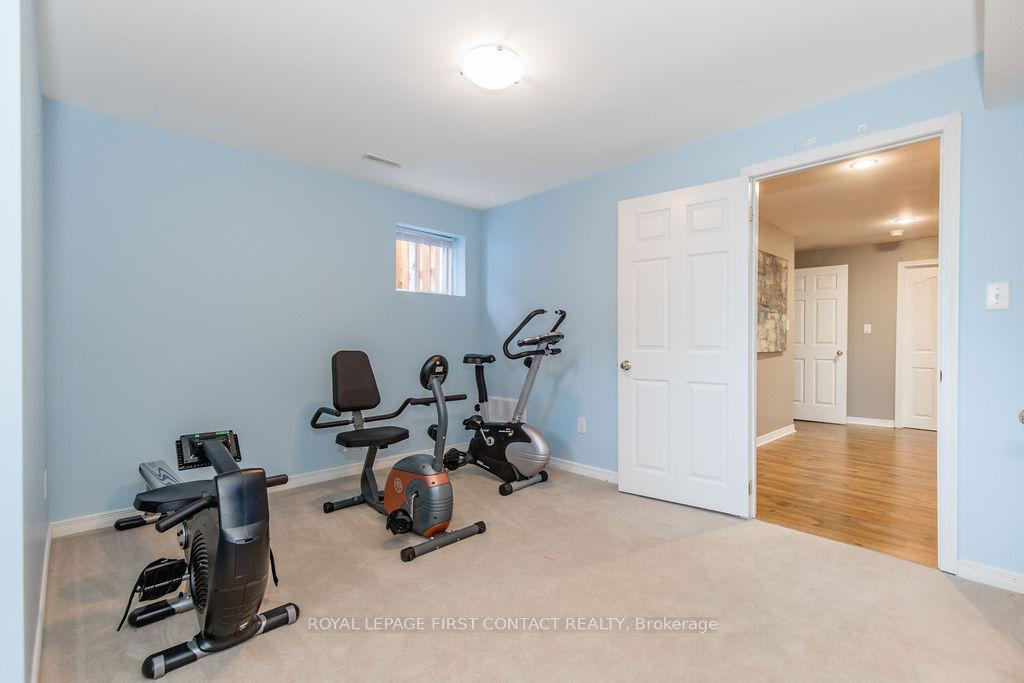 Photo 39 of 60 Westminster Circle, Barrie, Innis-Shore — HOMEH