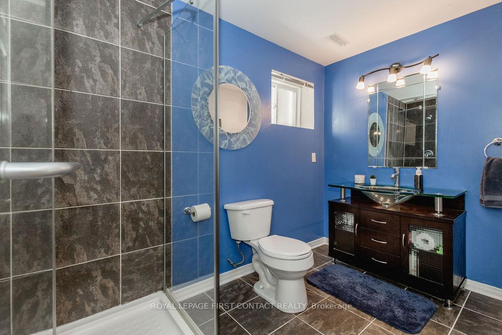 Photo 38 of 60 Westminster Circle, Barrie, Innis-Shore — HOMEH