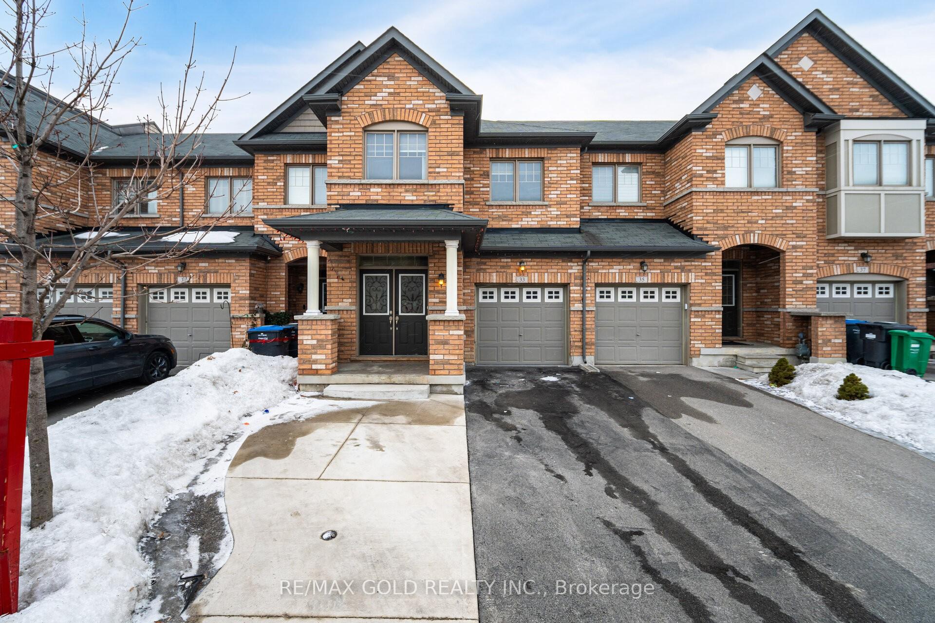 Front of 33 Davenfield Circle