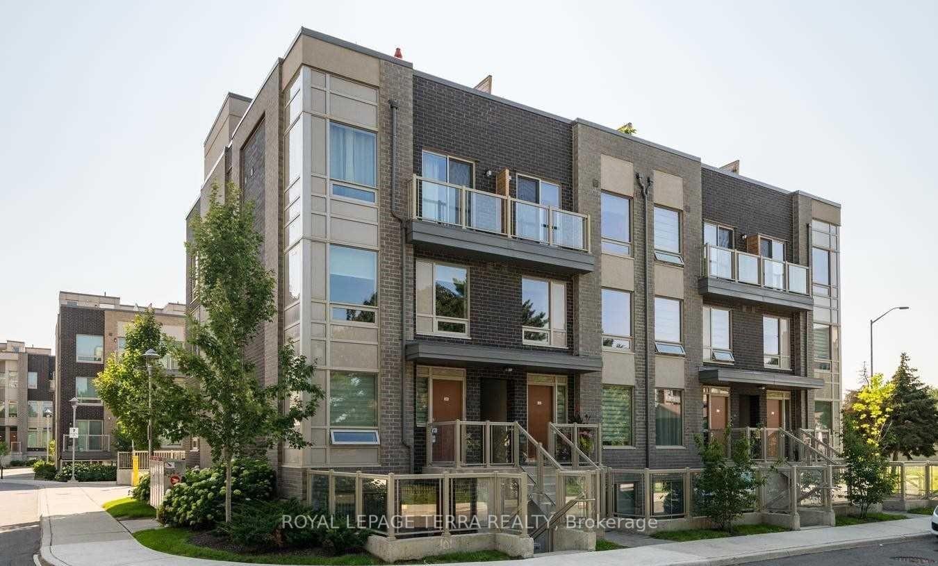 Front of Unit 101, 3 Applewood Lane