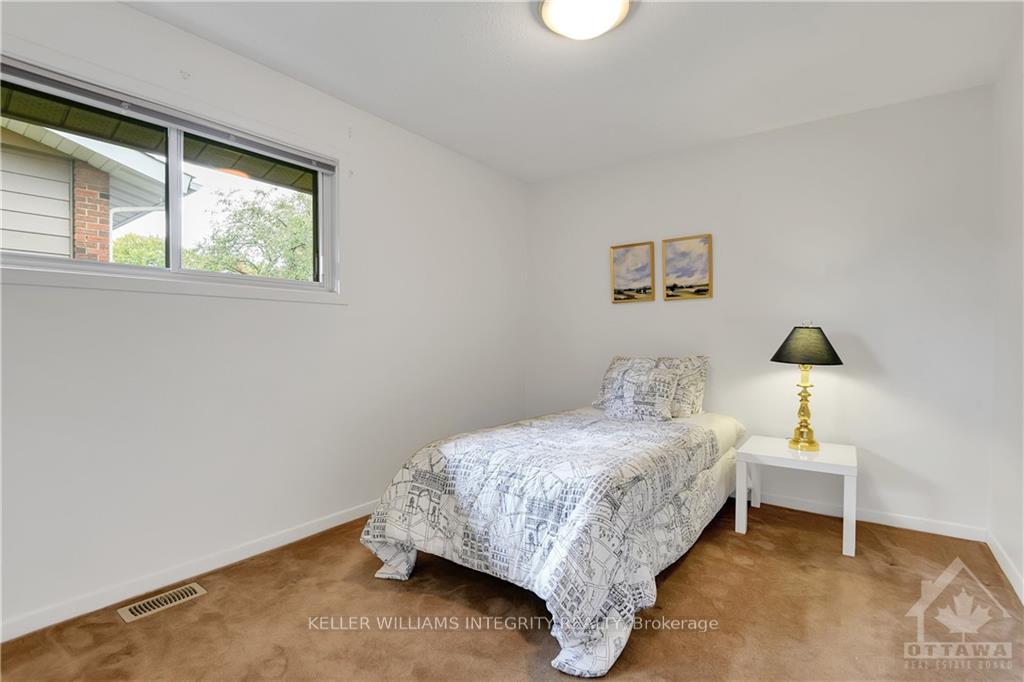 Photo 11 of 51 Ashburn Drive, Ottawa, Borden Farm/Stewart Farm/Carleton Heights/Parkwood Hills — HOMEH