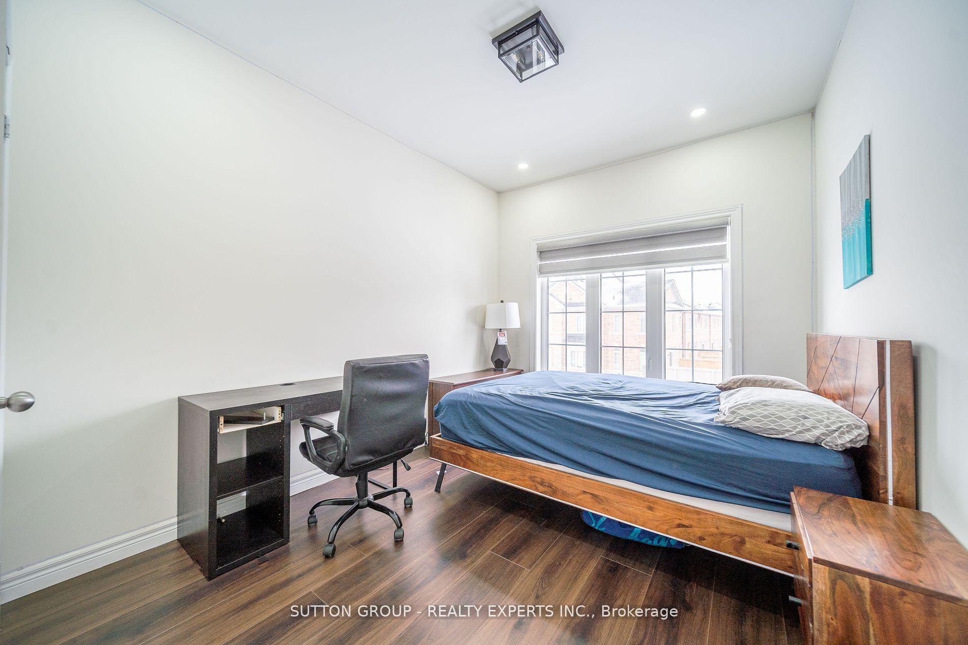 Photo 3 of 50 Adventura Road, Brampton, Northwest Brampton — HOMEH