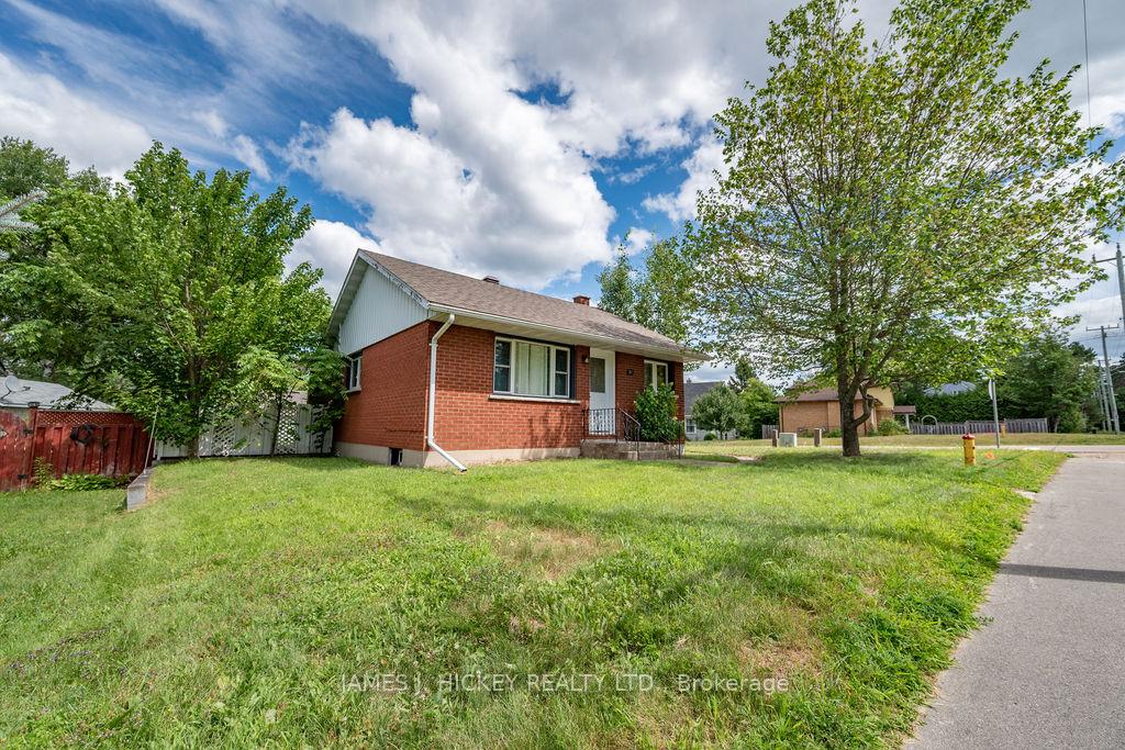 Photo 1 of 31 Glendale Avenue, Deep River — HOMEH