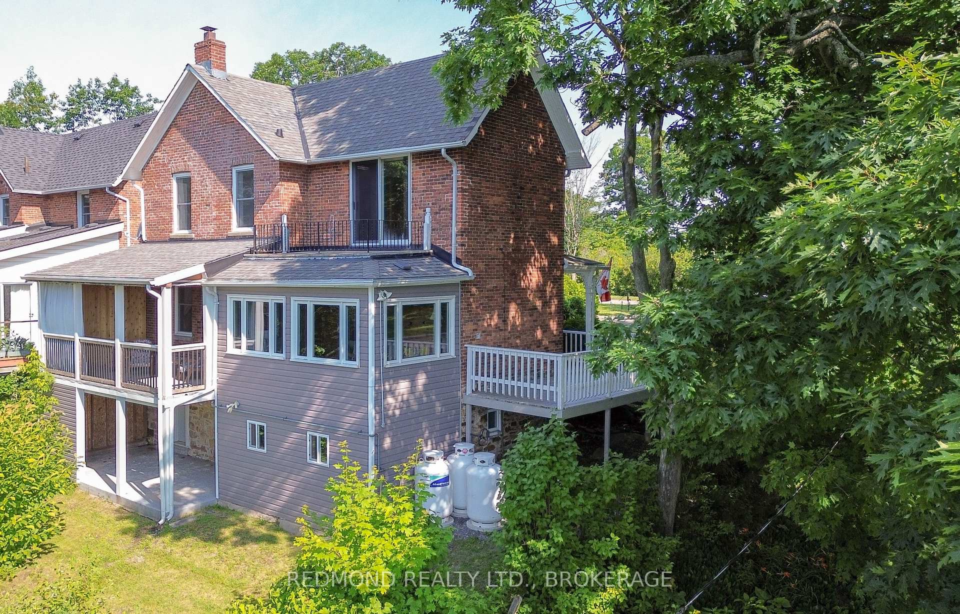 Photo 35 of 13 Windsor Drive E, Gananoque — HOMEH