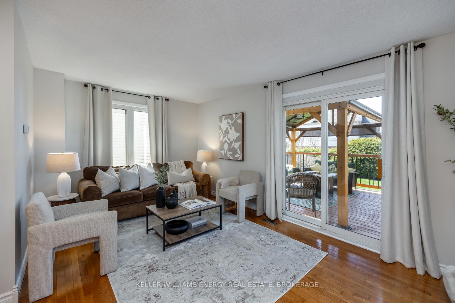 Photo 7 of 820 Finley Avenue, Ajax, South West — HOMEH