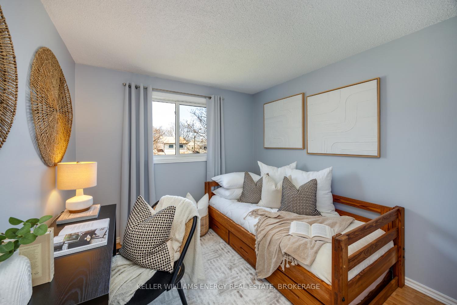 Photo 11 of 820 Finley Avenue, Ajax, South West — HOMEH