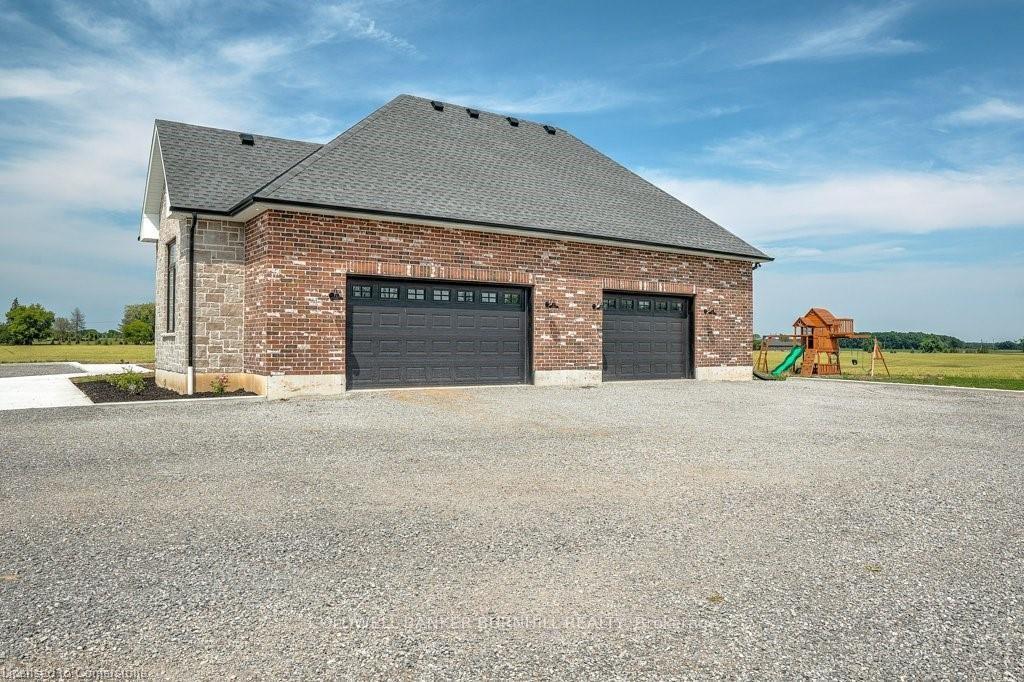 Photo 9 of 3417 Tyneside Road, Hamilton, Rural Glanbrook — HOMEH