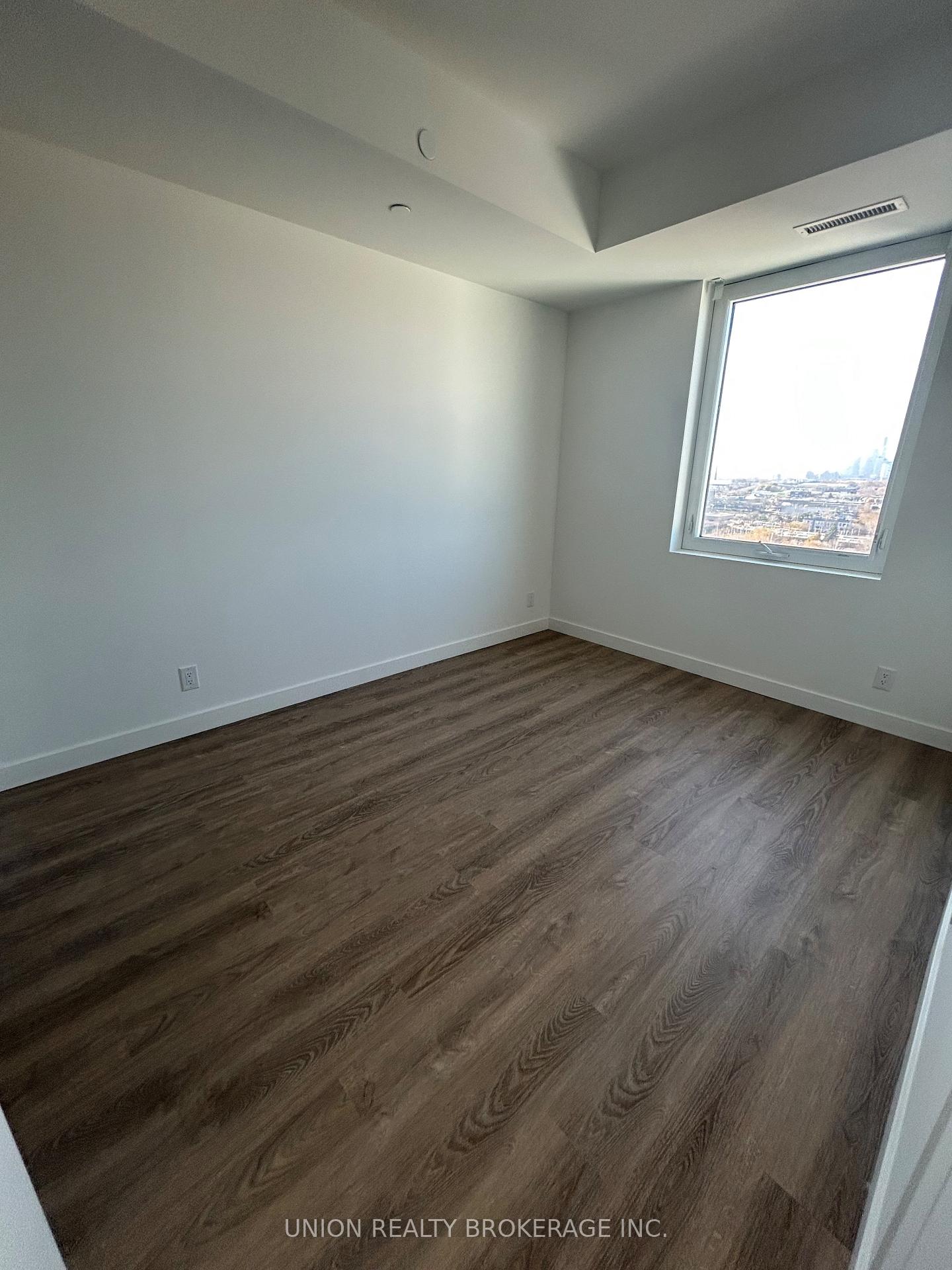 Photo 8 of Unit 1410, 1050 Eastern Avenue, Toronto, Greenwood-Coxwell — HOMEH