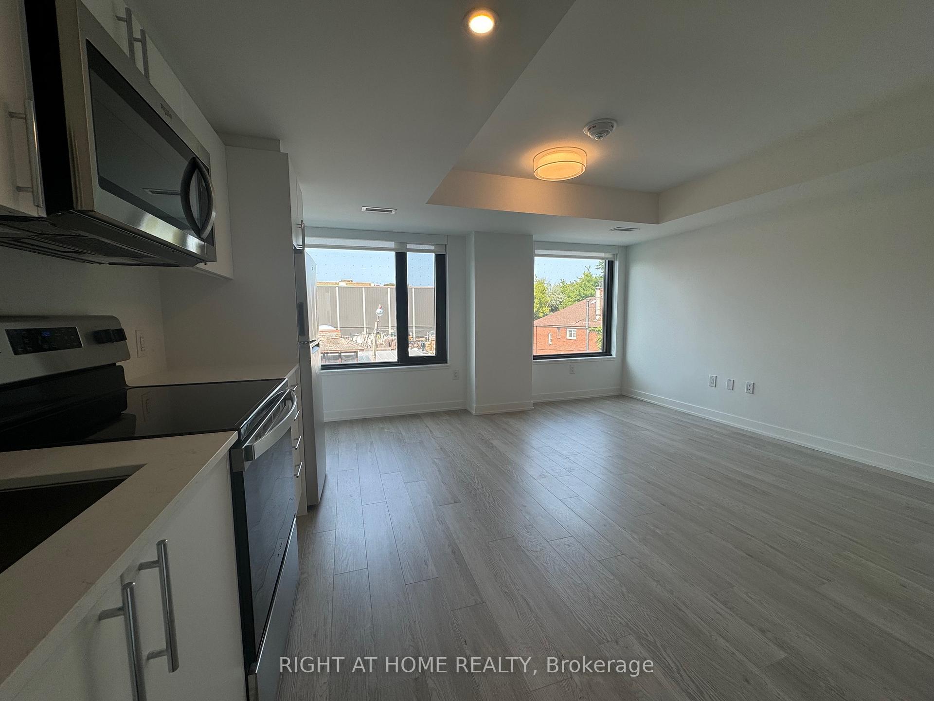 Photo 4 of Unit 311, 3 Strathgowan Avenue, Toronto, Lawrence Park South — HOMEH