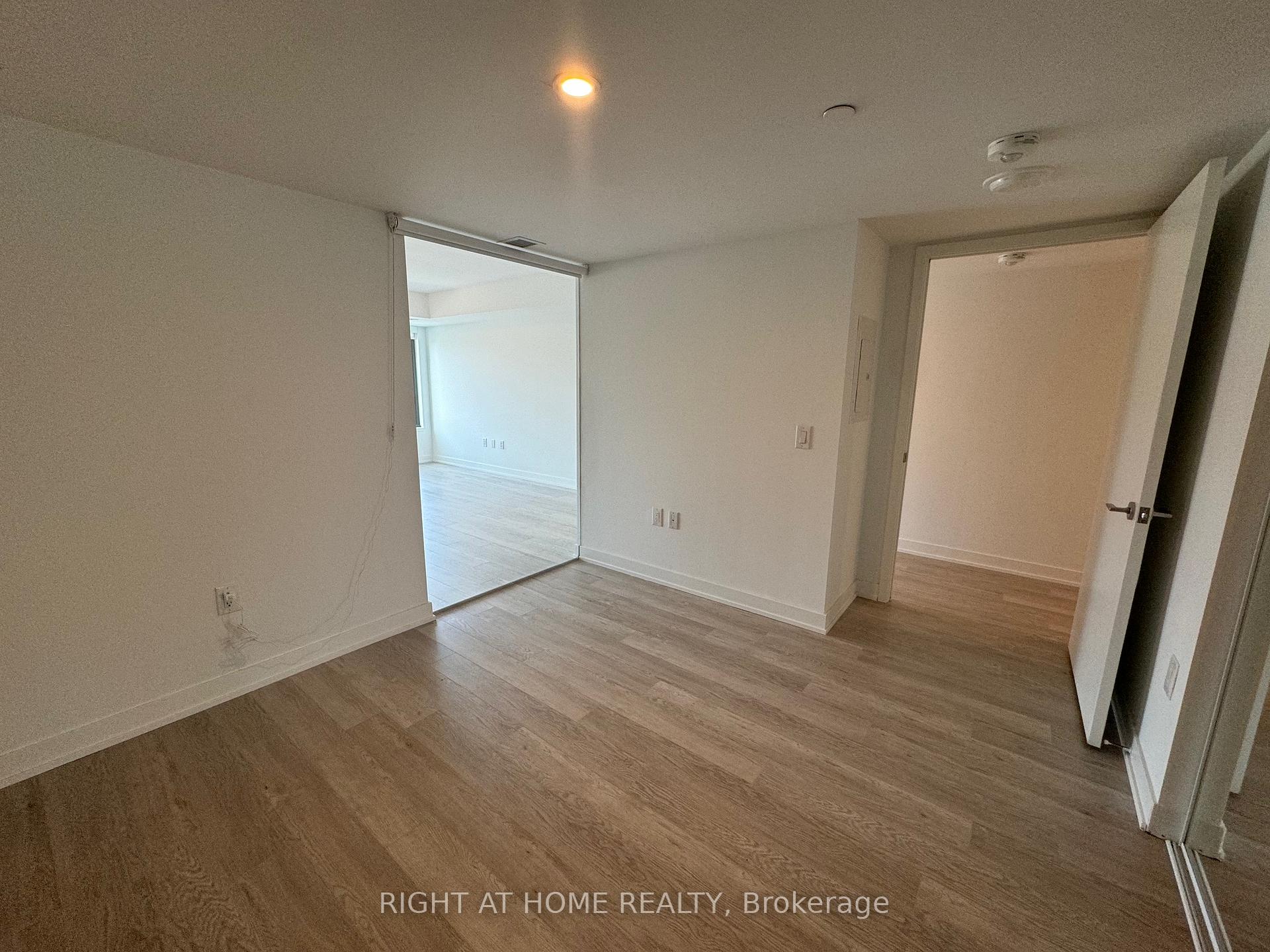 Photo 5 of Unit 311, 3 Strathgowan Avenue, Toronto, Lawrence Park South — HOMEH