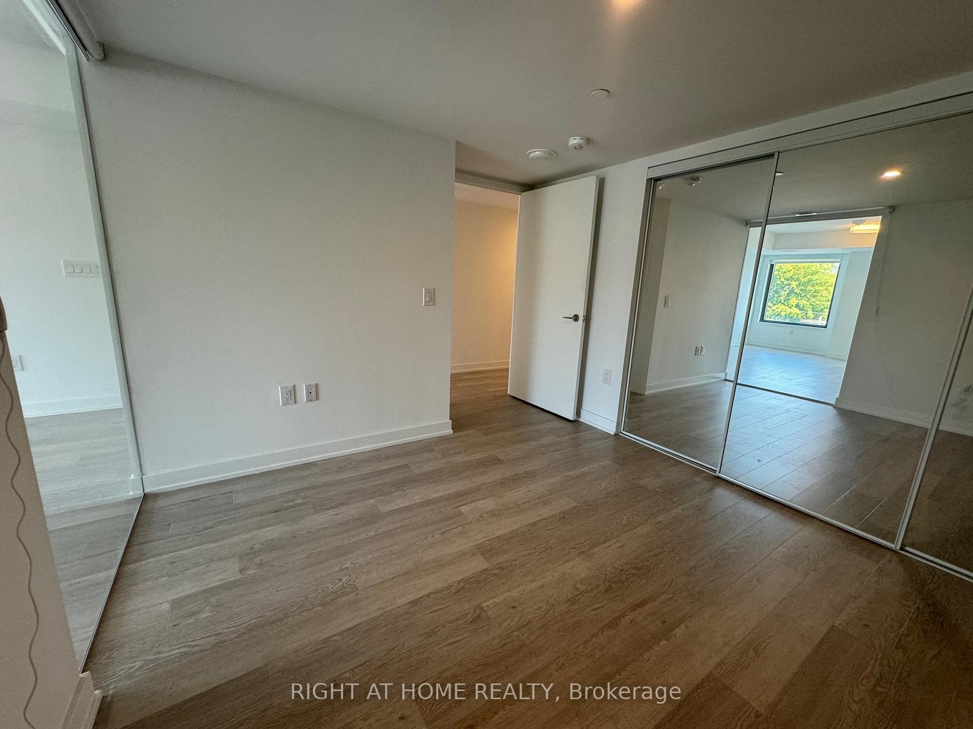 Photo 3 of Unit 311, 3 Strathgowan Avenue, Toronto, Lawrence Park South — HOMEH