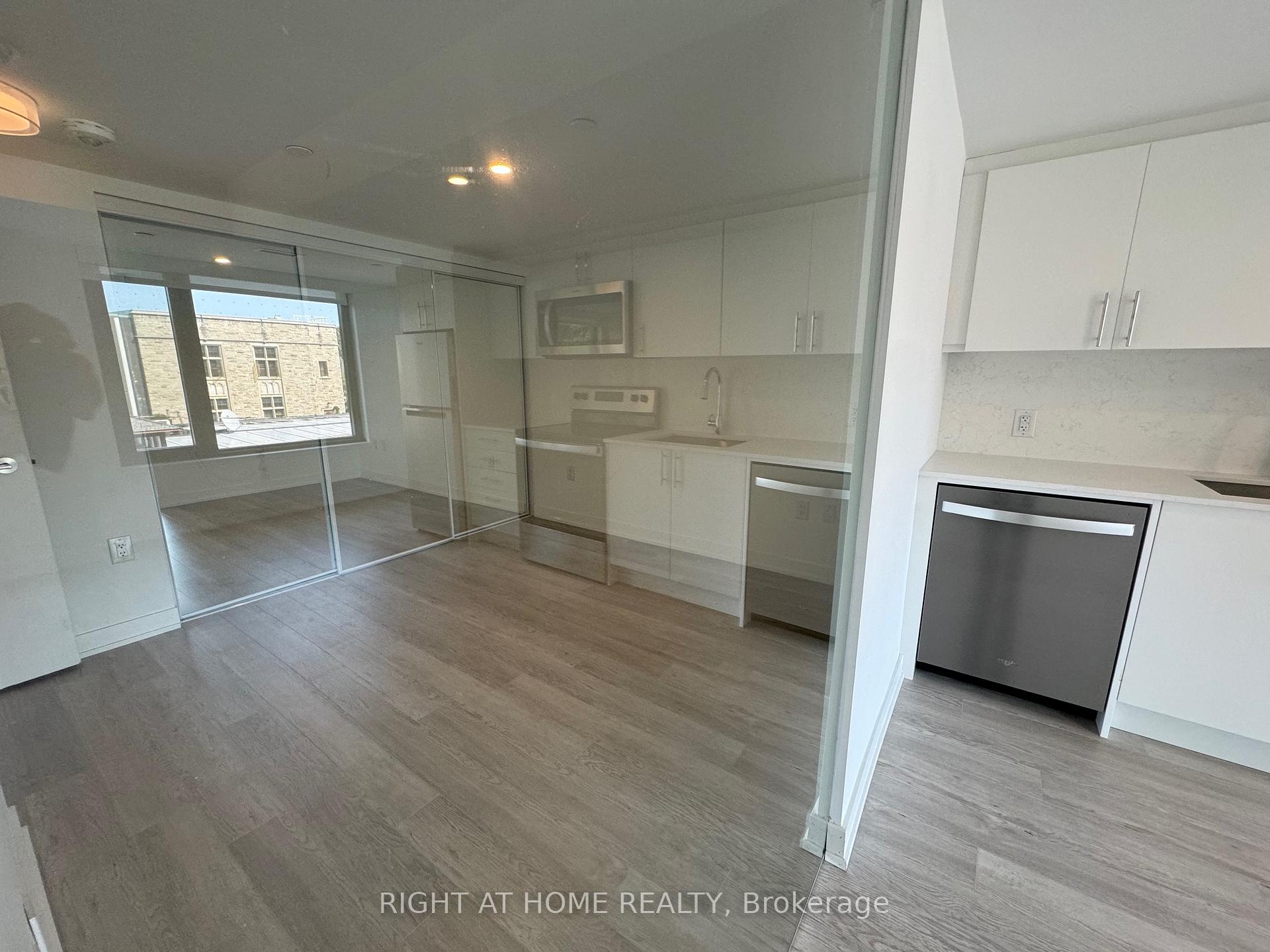 Photo 6 of Unit 311, 3 Strathgowan Avenue, Toronto, Lawrence Park South — HOMEH