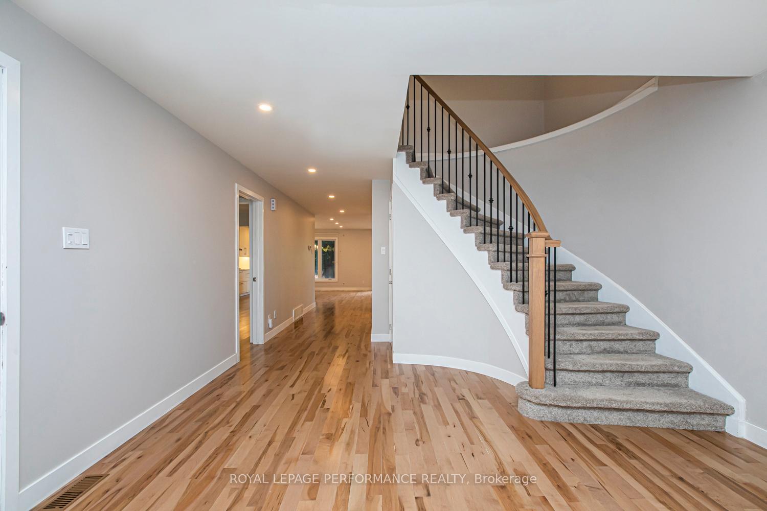 Photo 2 of 84 Lockhart Avenue N, Ottawa, Woodroffe — HOMEH
