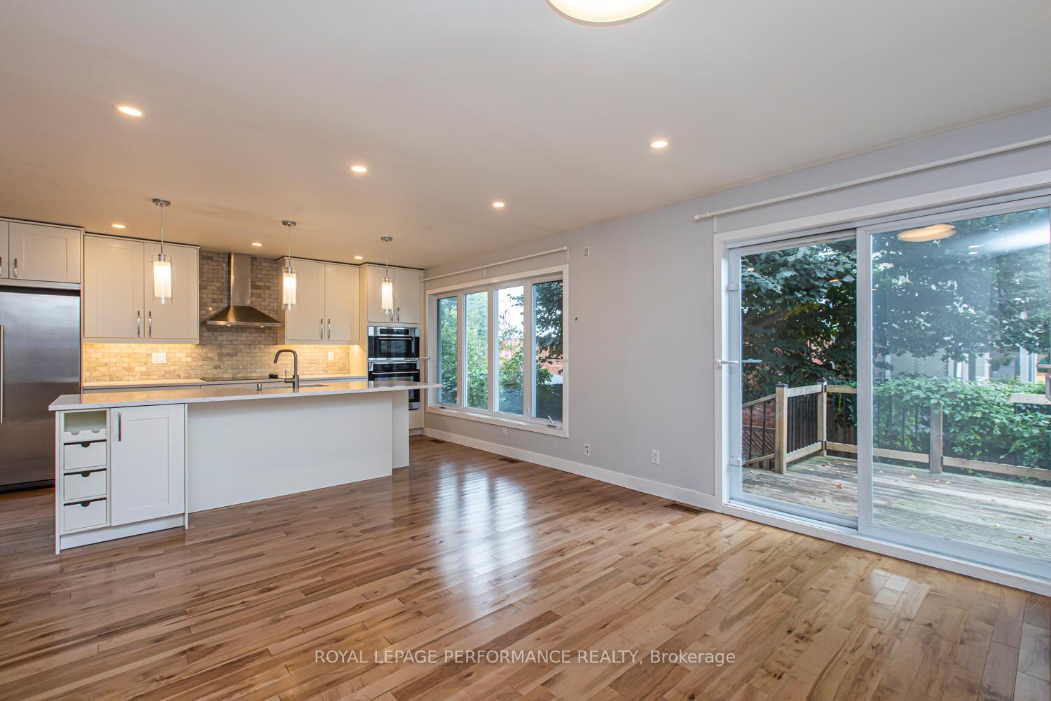 Photo 5 of 84 Lockhart Avenue N, Ottawa, Woodroffe — HOMEH