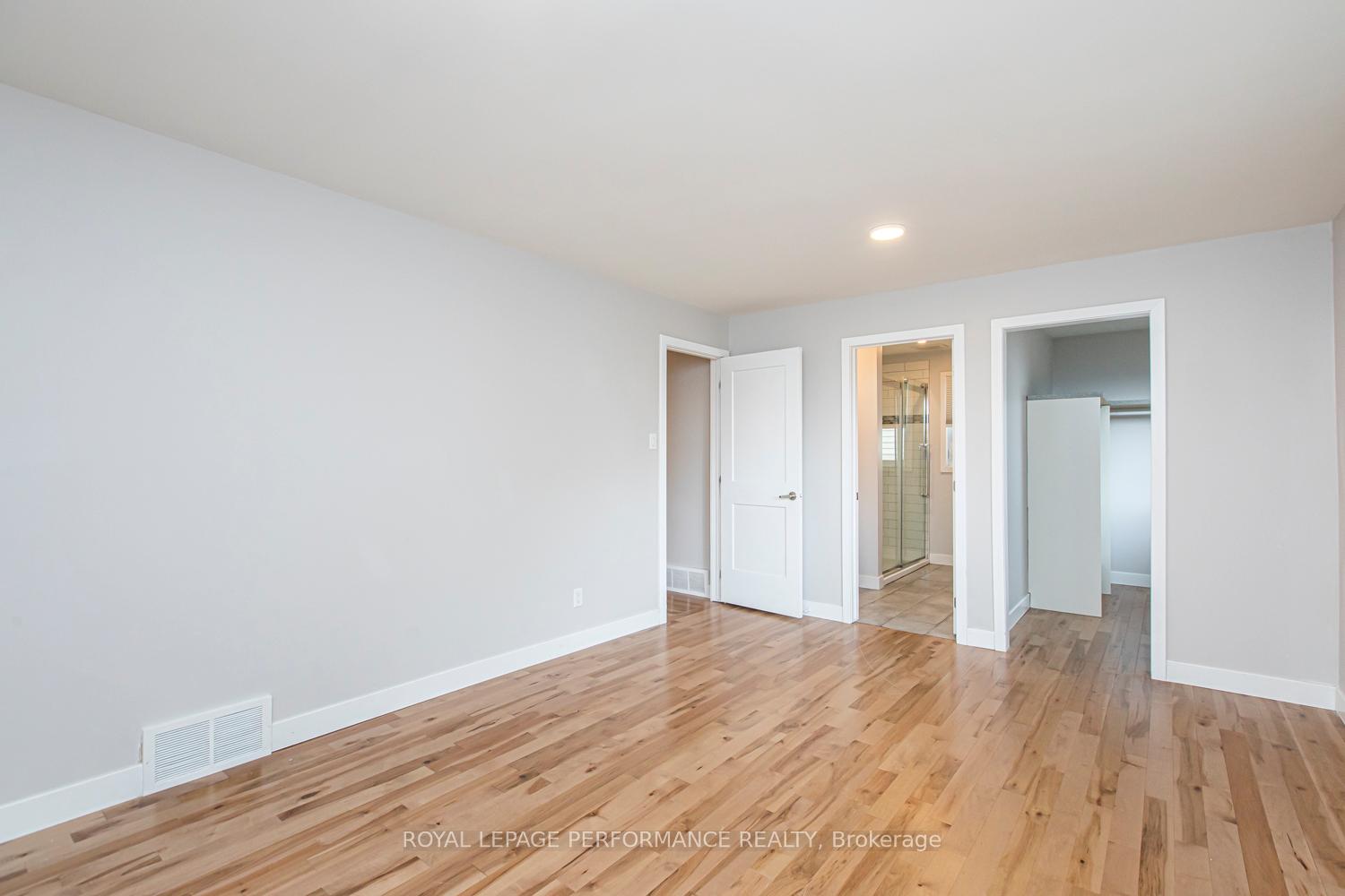 Photo 9 of 84 Lockhart Avenue N, Ottawa, Woodroffe — HOMEH