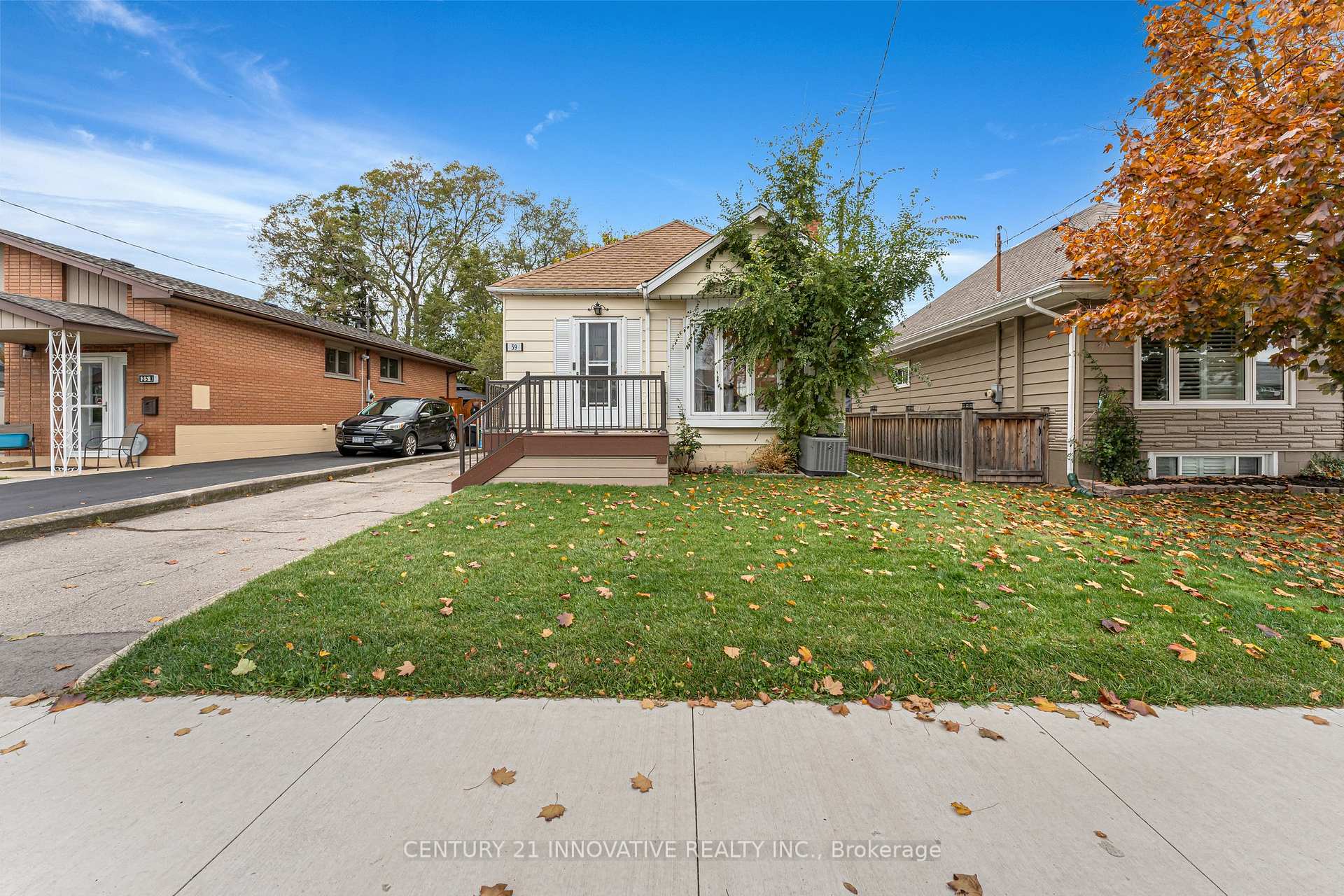 Front of 39 Delena Avenue N