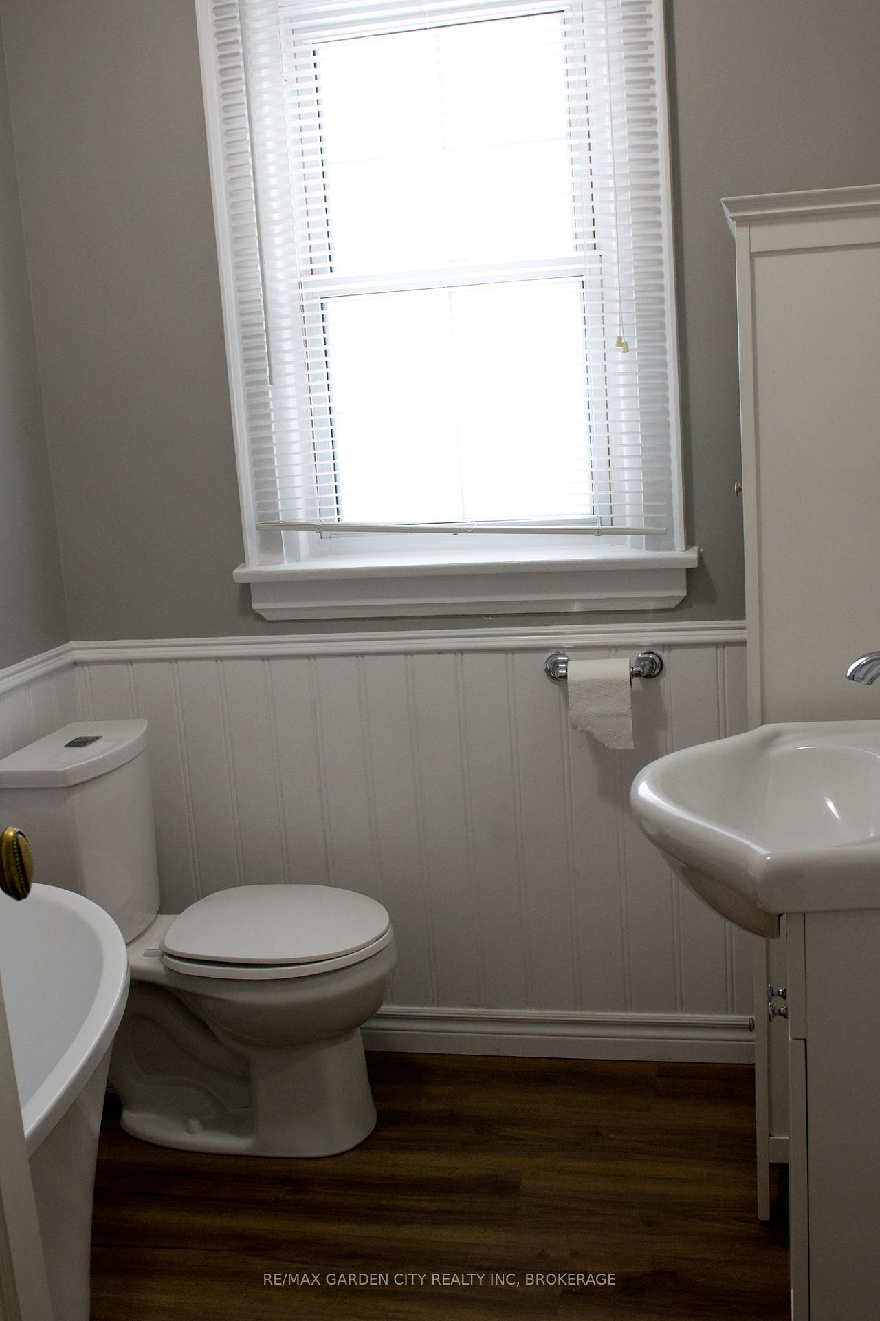 Photo 12 of 22 Currie Street, St. Catharines, Facer — HOMEH