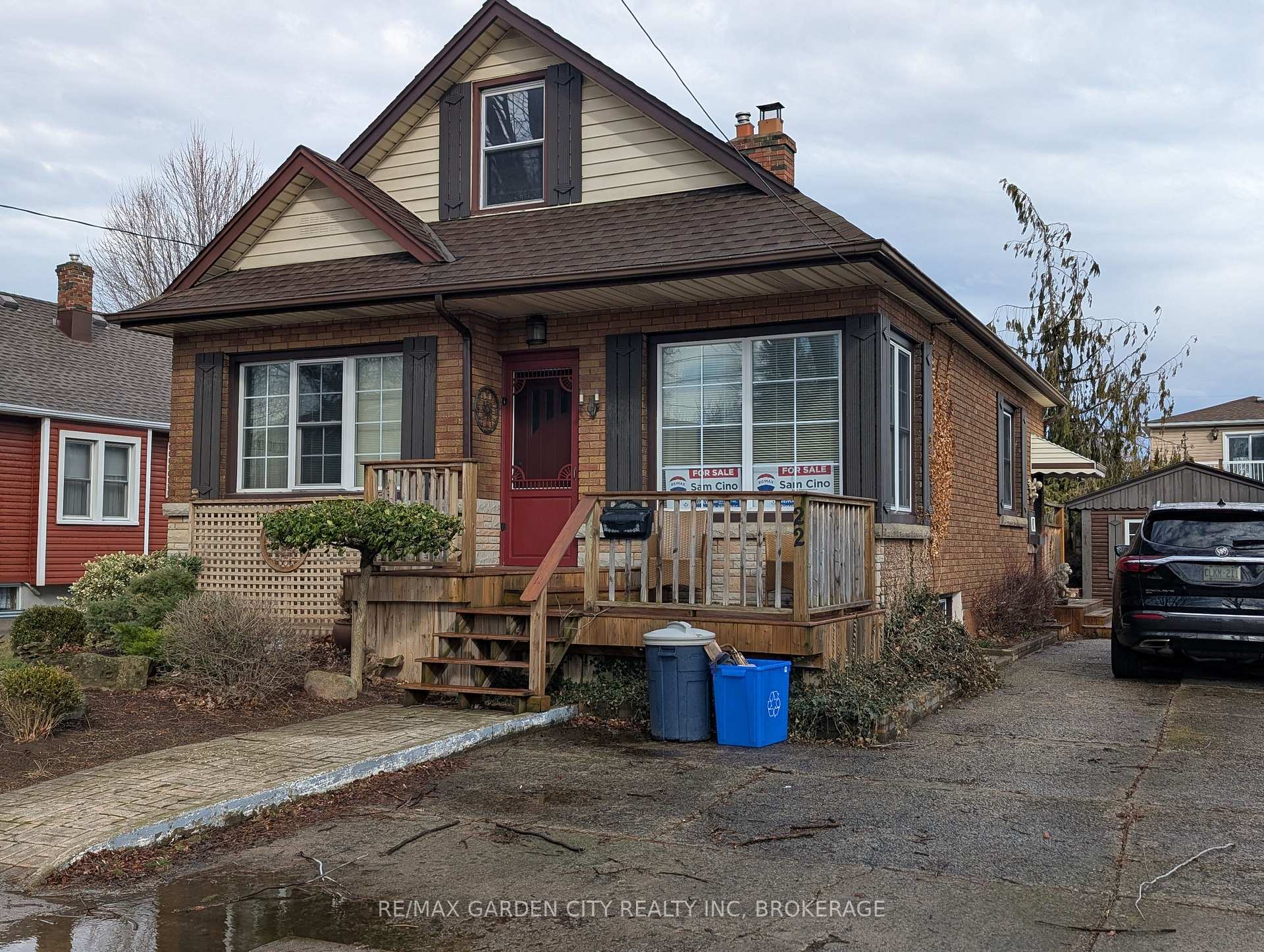 Photo 2 of 22 Currie Street, St. Catharines, Facer — HOMEH